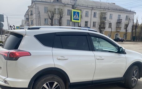 Toyota RAV4, 2017 год, 2 099 000 рублей, 3 фотография