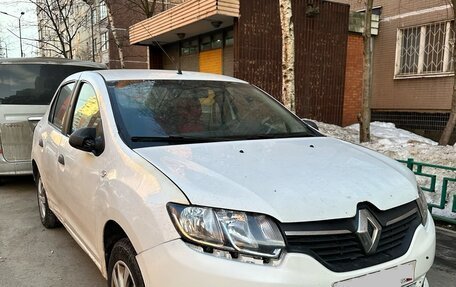 Renault Logan II, 2018 год, 300 000 рублей, 3 фотография