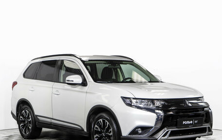 Mitsubishi Outlander III рестайлинг 3, 2022 год, 2 578 000 рублей, 2 фотография