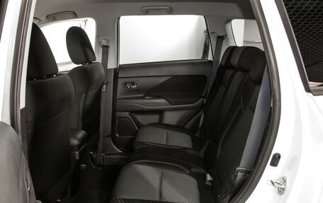 Mitsubishi Outlander III рестайлинг 3, 2022 год, 2 578 000 рублей, 8 фотография