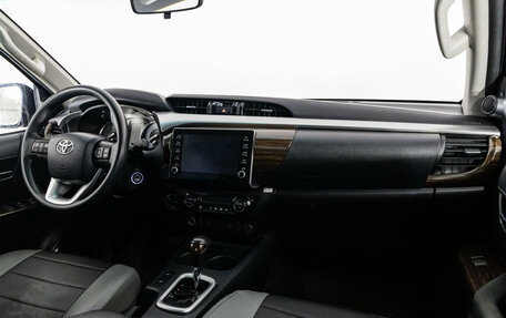 Toyota Hilux VIII, 2022 год, 4 499 000 рублей, 10 фотография