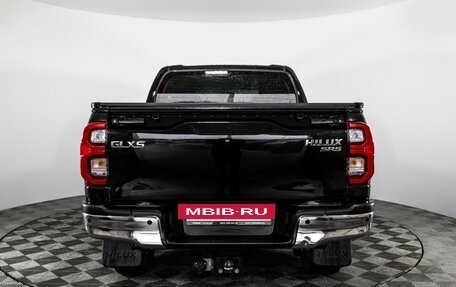 Toyota Hilux VIII, 2022 год, 4 499 000 рублей, 6 фотография