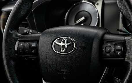 Toyota Hilux VIII, 2022 год, 4 499 000 рублей, 13 фотография