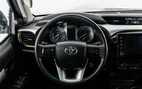 Toyota Hilux VIII, 2022 год, 4 499 000 рублей, 12 фотография