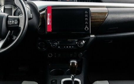 Toyota Hilux VIII, 2022 год, 4 499 000 рублей, 15 фотография