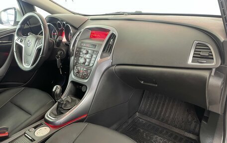 Opel Astra J, 2013 год, 1 000 000 рублей, 9 фотография