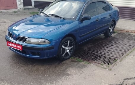 Mitsubishi Carisma I, 1999 год, 320 000 рублей, 1 фотография