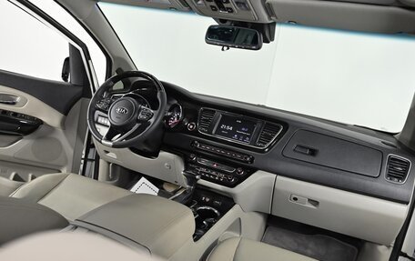 KIA Carnival III, 2018 год, 2 599 000 рублей, 5 фотография