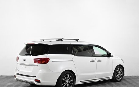 KIA Carnival III, 2018 год, 2 599 000 рублей, 3 фотография