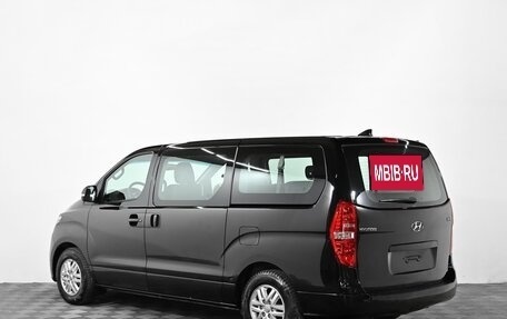 Hyundai H-1 II рестайлинг, 2019 год, 2 599 000 рублей, 3 фотография