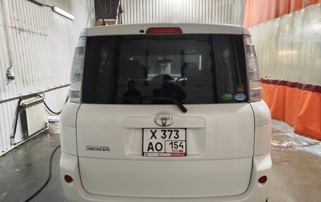 Toyota Sienta I, 2013 год, 1 020 000 рублей, 3 фотография