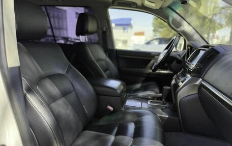 Toyota Land Cruiser 200, 2011 год, 2 890 000 рублей, 17 фотография