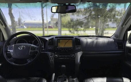 Toyota Land Cruiser 200, 2011 год, 2 890 000 рублей, 14 фотография