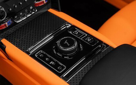 Rolls-Royce Cullinan, 2025 год, 68 000 000 рублей, 23 фотография