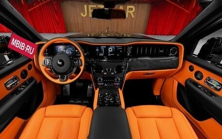 Rolls-Royce Cullinan, 2025 год, 68 000 000 рублей, 20 фотография