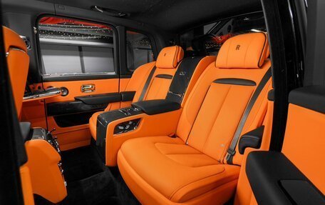 Rolls-Royce Cullinan, 2025 год, 68 000 000 рублей, 28 фотография