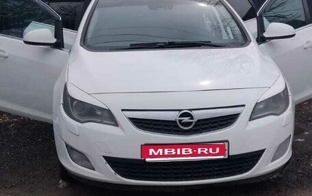 Opel Astra J, 2010 год, 450 000 рублей, 1 фотография