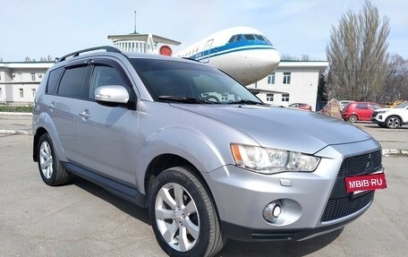 Mitsubishi Outlander III рестайлинг 3, 2012 год, 1 700 000 рублей, 2 фотография