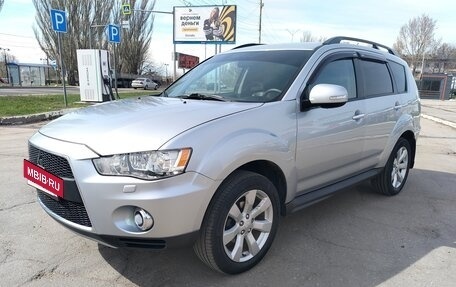 Mitsubishi Outlander III рестайлинг 3, 2012 год, 1 700 000 рублей, 3 фотография