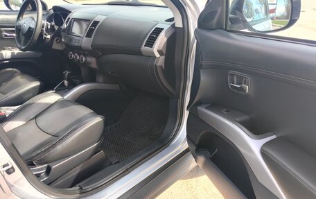 Mitsubishi Outlander III рестайлинг 3, 2012 год, 1 700 000 рублей, 23 фотография