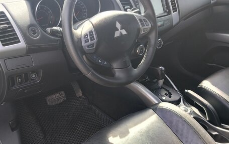 Mitsubishi Outlander III рестайлинг 3, 2012 год, 1 700 000 рублей, 19 фотография