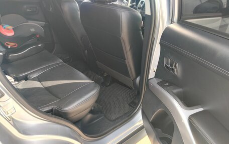 Mitsubishi Outlander III рестайлинг 3, 2012 год, 1 700 000 рублей, 28 фотография