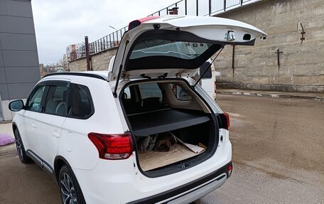 Mitsubishi Outlander III рестайлинг 3, 2021 год, 2 600 000 рублей, 11 фотография