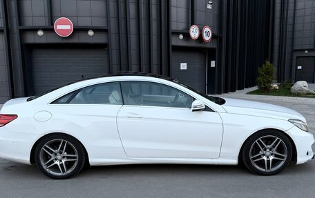 Mercedes-Benz E-Класс, 2015 год, 1 950 000 рублей, 3 фотография