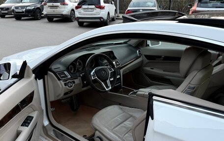 Mercedes-Benz E-Класс, 2015 год, 1 950 000 рублей, 13 фотография