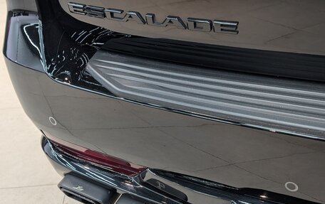 Cadillac Escalade V, 2022 год, 11 990 000 рублей, 13 фотография