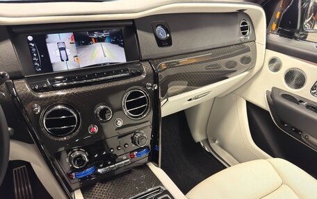 Rolls-Royce Cullinan, 2020 год, 32 800 000 рублей, 14 фотография