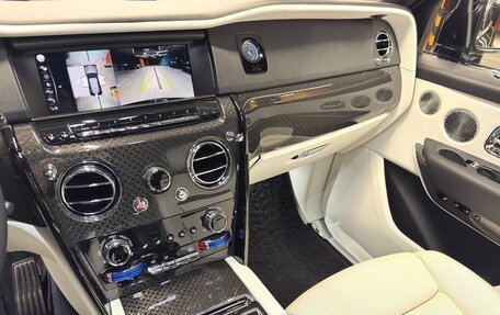 Rolls-Royce Cullinan, 2020 год, 32 800 000 рублей, 13 фотография