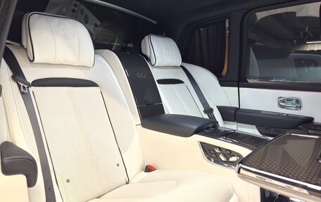 Rolls-Royce Cullinan, 2020 год, 32 800 000 рублей, 21 фотография