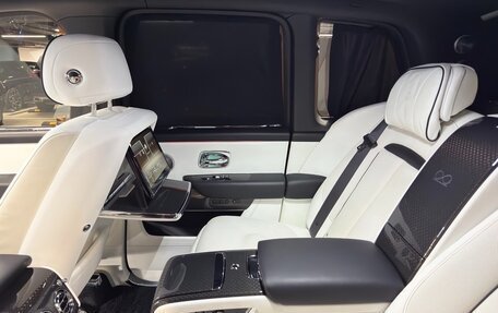 Rolls-Royce Cullinan, 2020 год, 32 800 000 рублей, 18 фотография