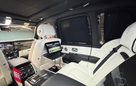 Rolls-Royce Cullinan, 2020 год, 32 800 000 рублей, 20 фотография