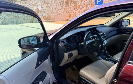 Honda Accord IX рестайлинг, 2013 год, 2 000 000 рублей, 11 фотография