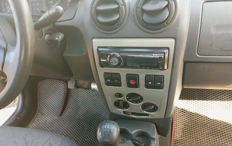 Renault Logan I, 2005 год, 180 000 рублей, 9 фотография