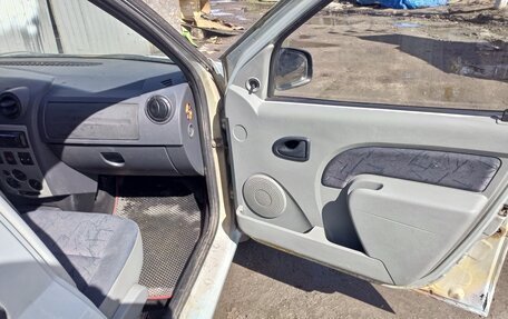 Renault Logan I, 2005 год, 180 000 рублей, 13 фотография