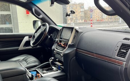 Toyota Land Cruiser 200, 2018 год, 6 500 000 рублей, 3 фотография