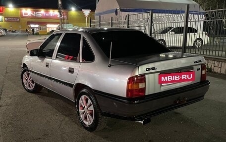 Opel Vectra A, 1989 год, 250 000 рублей, 3 фотография