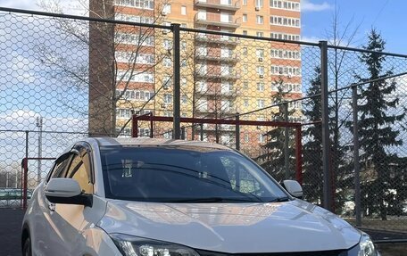 Honda Vezel, 2016 год, 1 850 000 рублей, 2 фотография