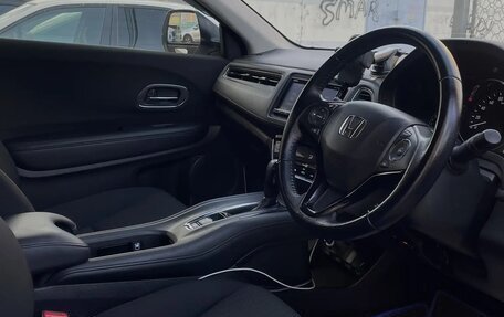 Honda Vezel, 2016 год, 1 850 000 рублей, 13 фотография