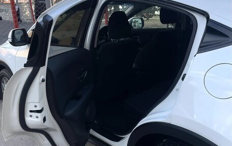 Honda Vezel, 2016 год, 1 850 000 рублей, 10 фотография