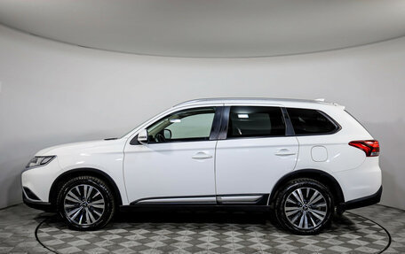 Mitsubishi Outlander III рестайлинг 3, 2019 год, 2 199 000 рублей, 8 фотография