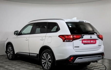 Mitsubishi Outlander III рестайлинг 3, 2019 год, 2 199 000 рублей, 7 фотография