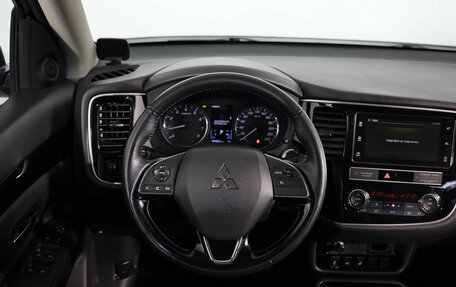 Mitsubishi Outlander III рестайлинг 3, 2019 год, 2 199 000 рублей, 22 фотография