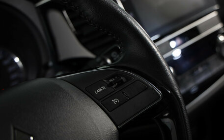 Mitsubishi Outlander III рестайлинг 3, 2019 год, 2 199 000 рублей, 18 фотография