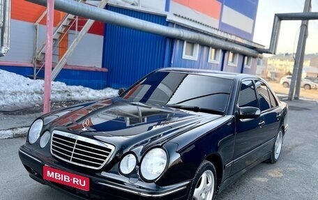 Mercedes-Benz E-Класс, 2000 год, 700 000 рублей, 1 фотография