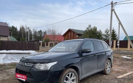 Mitsubishi Outlander III рестайлинг 3, 2014 год, 1 300 000 рублей, 4 фотография