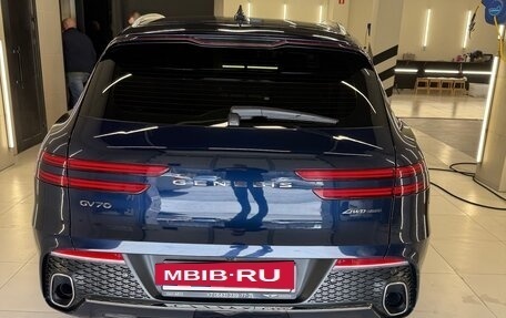 Genesis GV70, 2022 год, 5 800 000 рублей, 4 фотография